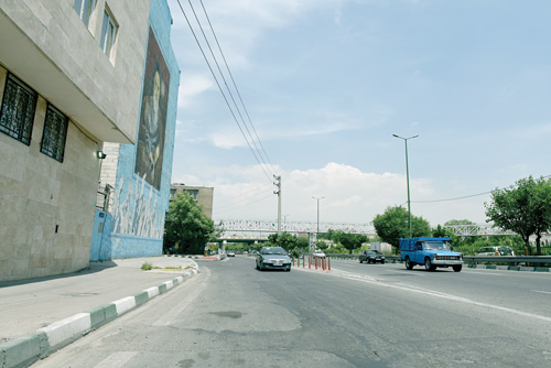 تصویر خانه‌های مجاور اتوبان‌ها و خیابان‌های اصلی